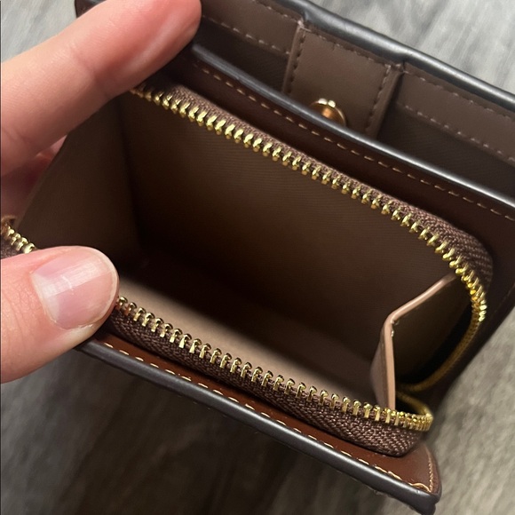 Coach Tan Signature Wallet - Picture 4 of 7